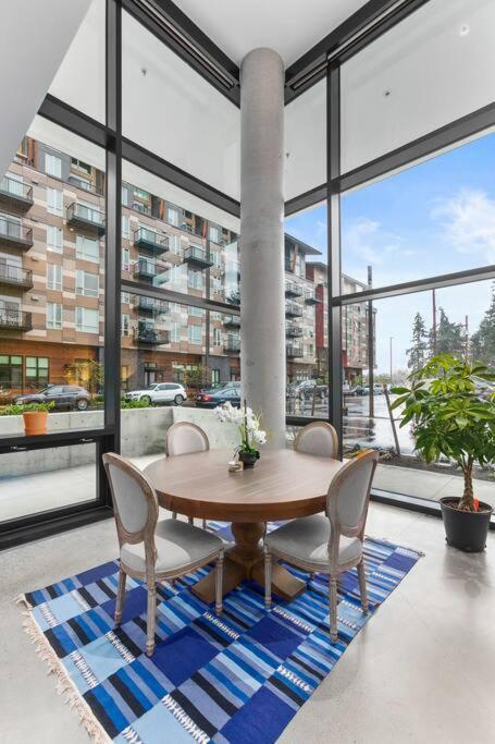 Airy And Open Corner Loft - 92 Walkscore Redmond Exteriör bild