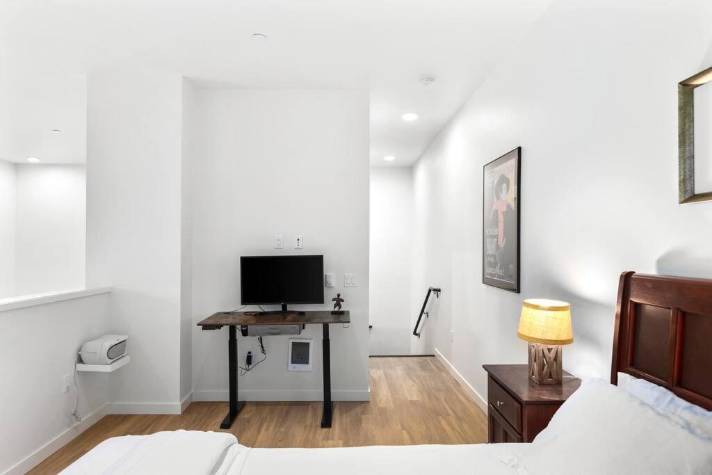 Airy And Open Corner Loft - 92 Walkscore Redmond Exteriör bild