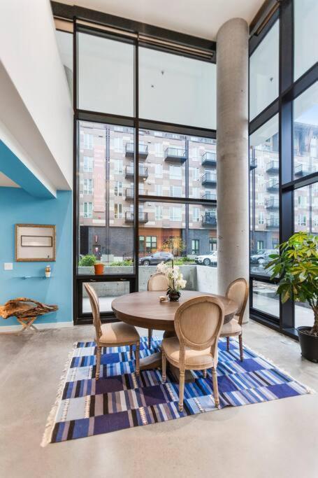 Airy And Open Corner Loft - 92 Walkscore Redmond Exteriör bild