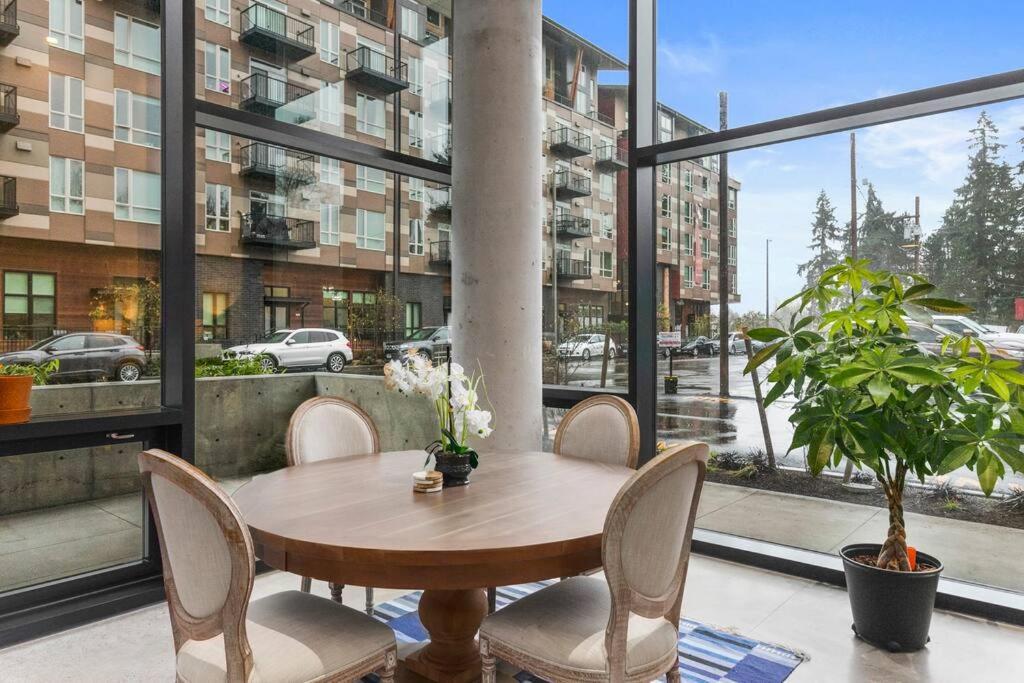 Airy And Open Corner Loft - 92 Walkscore Redmond Exteriör bild