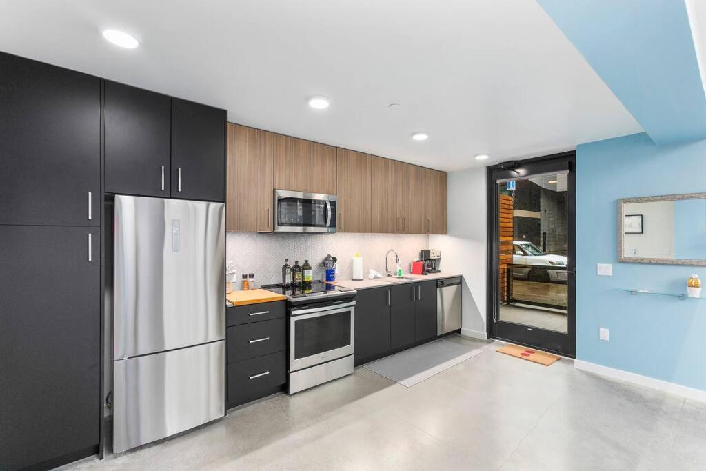 Airy And Open Corner Loft - 92 Walkscore Redmond Exteriör bild