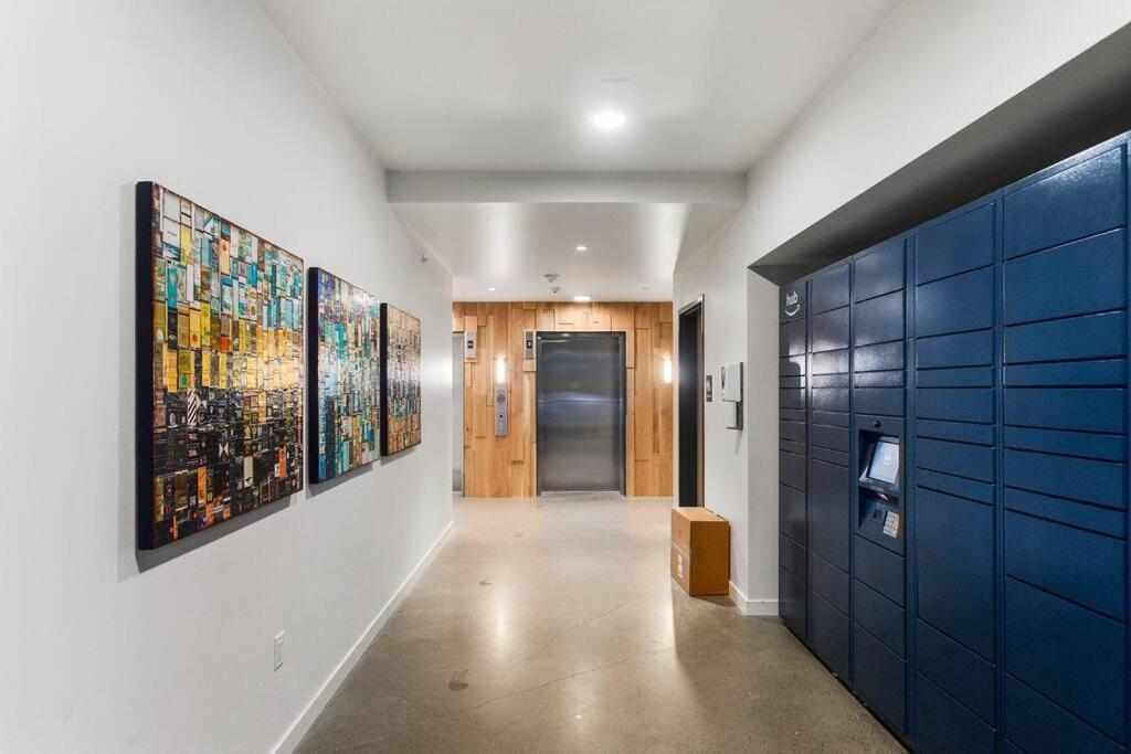 Airy And Open Corner Loft - 92 Walkscore Redmond Exteriör bild